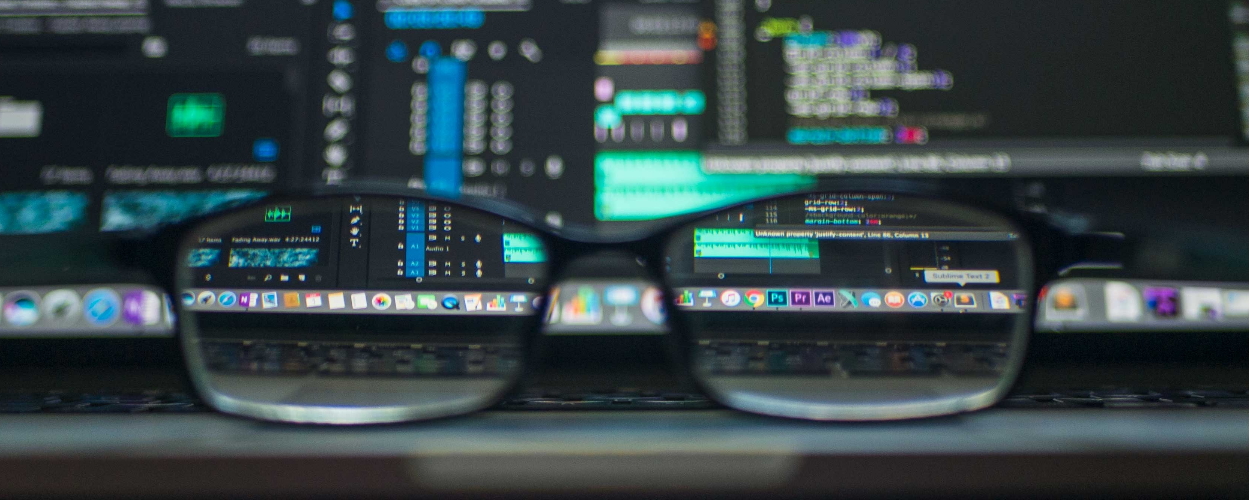 corso adulti tecniche di gestione sistemi cloud e containers occhiali informatica